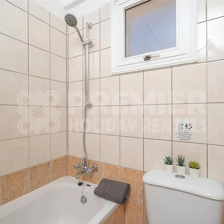 Karlota Apartament Paralimni